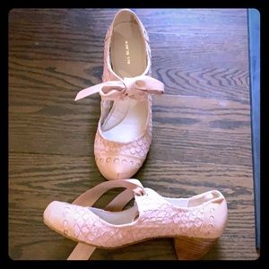 NWT leather and patent scaled retro shoes